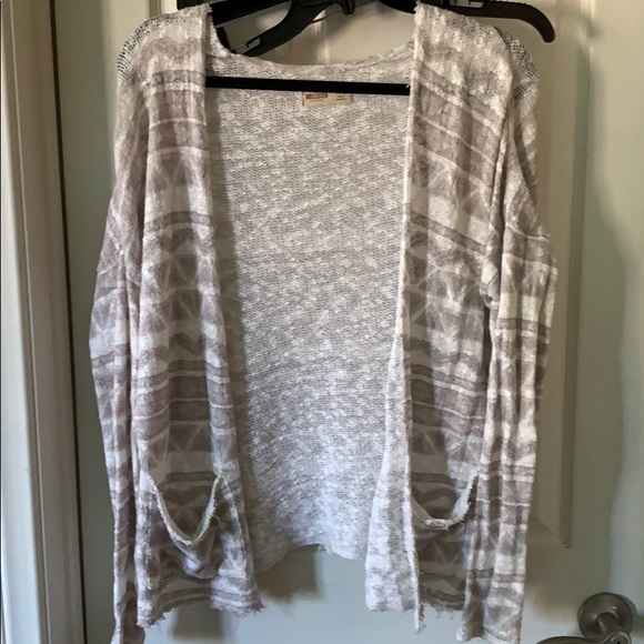 Hollister Sweaters - grey and white sweater from hollister ☁️ Hollister Sweaters - grey and white sweater from hollister ☁️
